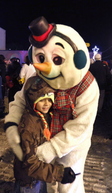 112913mp-Holiday-Hoopla-3